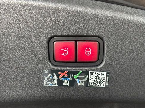 Used 2026 Mercedes-Benz CLE 300 4MATIC Coupe image 28