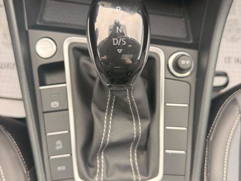 Used 2026 Volkswagen Jetta SE FWD image 22