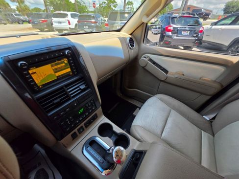 Used 2010 Ford Explorer Sport Trac Limited RWD image 15