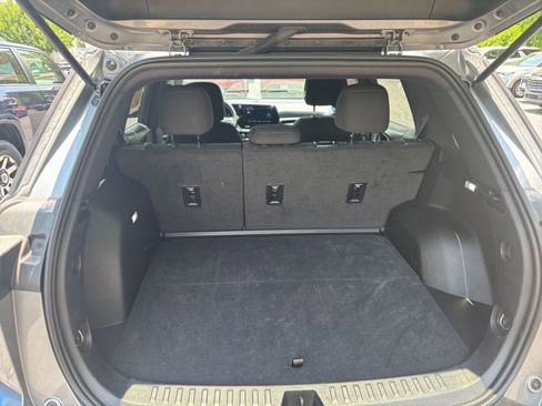 Used 2025 Chevrolet Equinox LT FWD image 25