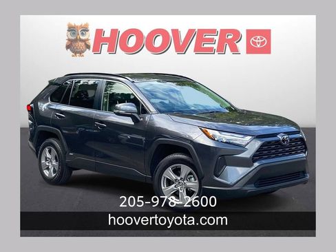 Used 2025 Toyota RAV4 XLE AWD/4WD image 1