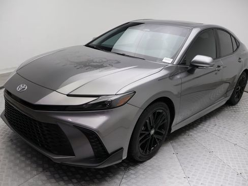 Certified 2025 Toyota Camry SE w/ Convenience Package image 2