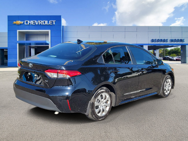 Used 2026 Toyota Corolla LE FWD image 4