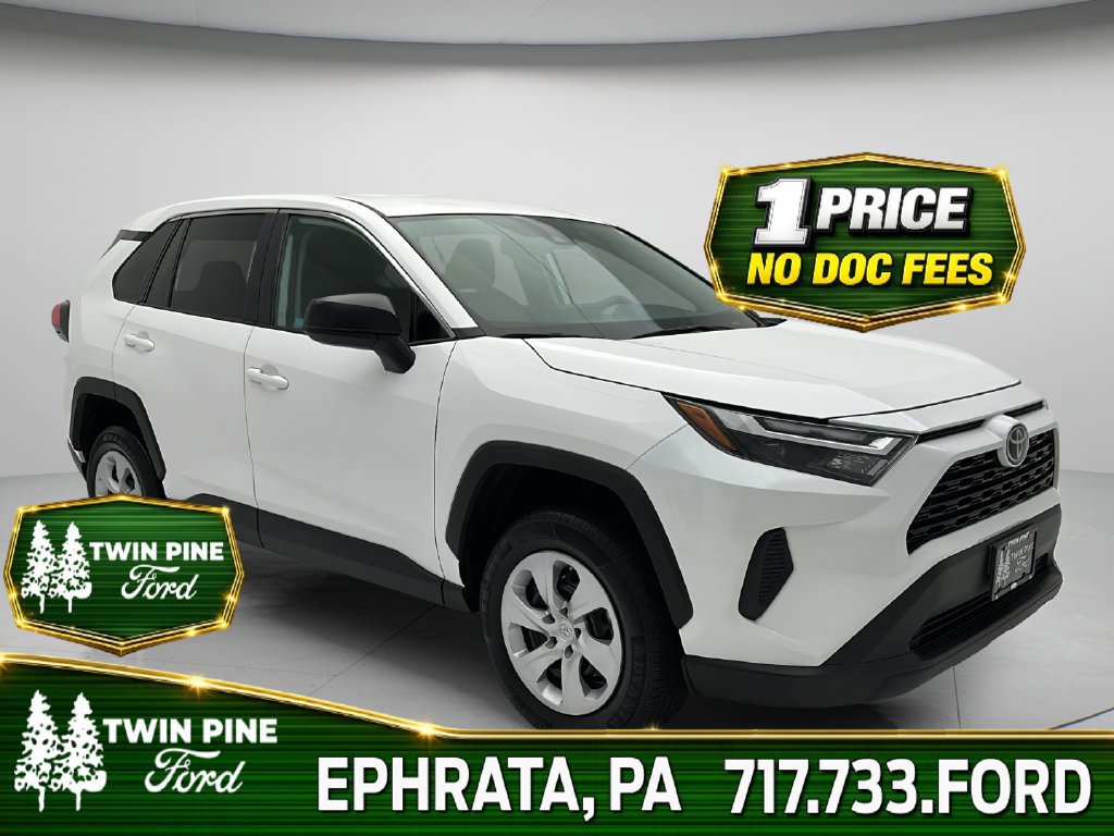 Used 2025 Toyota RAV4 LE AWD/4WD image 1
