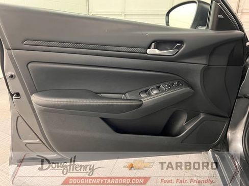 Used 2025 Nissan Altima 2.5 SV FWD image 28