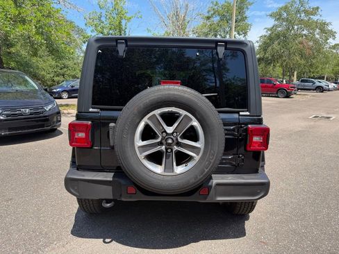 Used 2021 Jeep Wrangler Unlimited Sahara w/ Safety Group AWD/4WD image 5