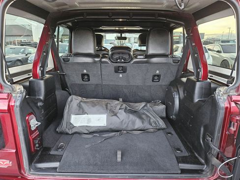 Used 2021 Jeep Wrangler Unlimited Rubicon image 32