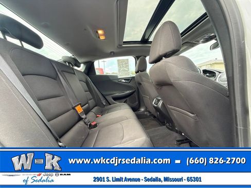 Used 2018 Chevrolet Malibu LT FWD image 26