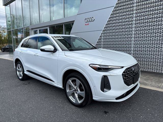 Used 2025 Audi Q5 Premium Plus AWD/4WD image 1
