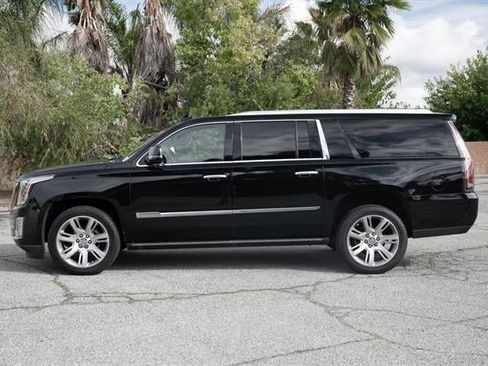 Used 2017 Cadillac Escalade ESV Premium Luxury image 74