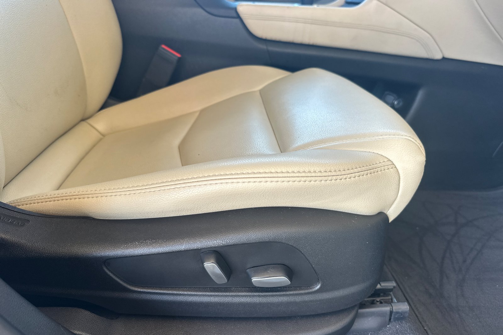 Used 2019 Cadillac XT5 FWD image 24