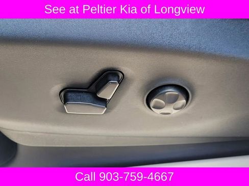 Used 2020 Chrysler Voyager Lxi FWD image 18