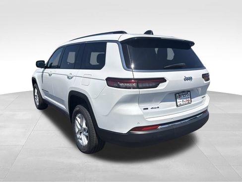 Used 2021 Jeep Grand Cherokee L Laredo w/ Luxury Tech Group I AWD/4WD image 5
