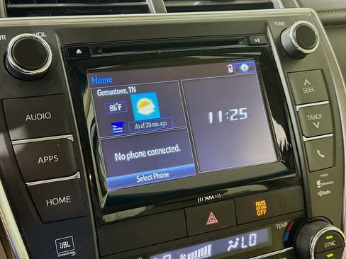 Certified 2017 Toyota Camry XLE FWD image 15