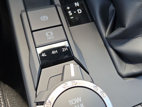Certified 2026 Toyota 4Runner SR5 AWD/4WD image 25