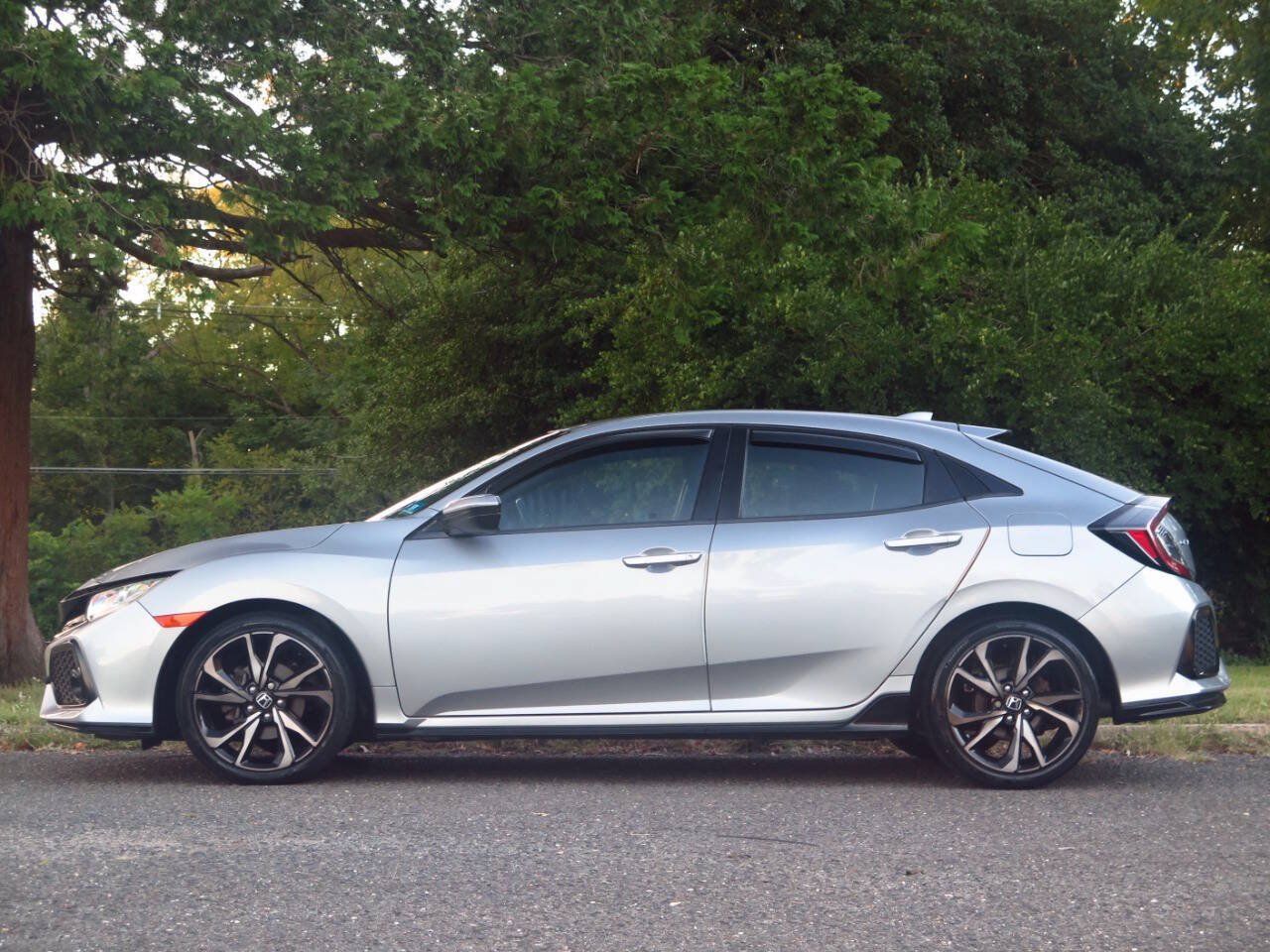 Used 2018 Honda Civic Sport image 2