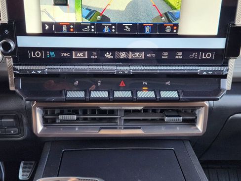 Used 2025 GMC Hummer EV 3X w/ LPO, Sport Package image 18