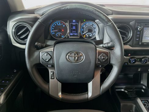 Used 2017 Toyota Tacoma SR5 w/ Tow Package RWD image 17