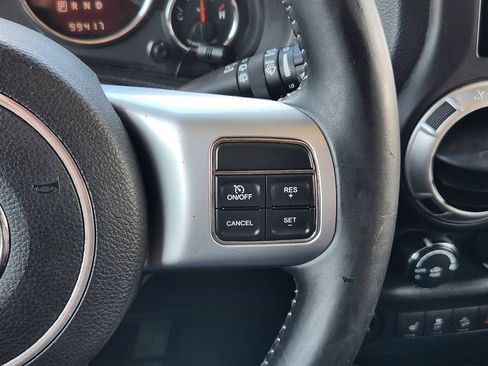 Used 2014 Jeep Wrangler Unlimited Rubicon AWD/4WD image 31