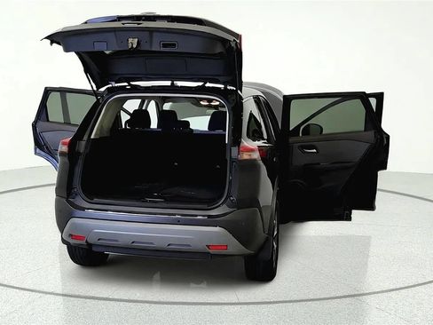 Used 2023 Nissan Rogue SV AWD/4WD image 12