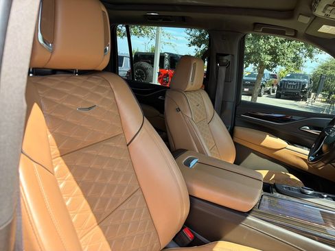 Used 2023 Cadillac Escalade ESV Sport w/ LPO, ONYX Package AWD/4WD image 42