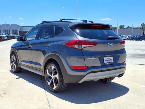 Used 2018 Hyundai Tucson Value w/ Cargo Package FWD image 2