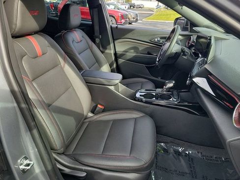 Used 2025 Chevrolet Trax RS w/ Driver Confidence Package image 23