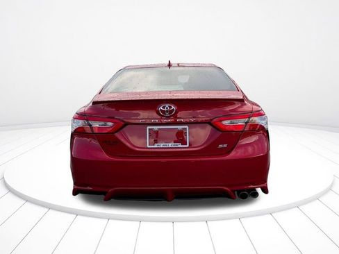 Used 2020 Toyota Camry SE FWD image 4