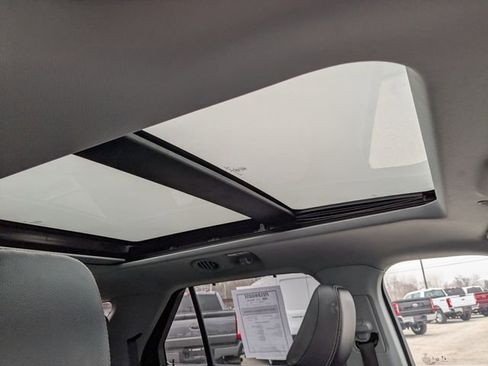 Used 2021 Ford Explorer Limited w/ Equipment Group 301A image 3