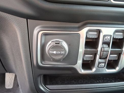 Used 2022 Jeep Wrangler Unlimited Willys image 24