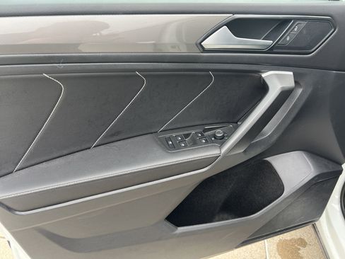 Certified 2023 Volkswagen Tiguan SE FWD image 13