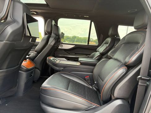 Used 2025 Lincoln Navigator L Black Label AWD/4WD image 29