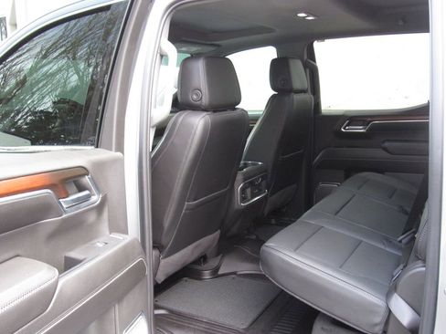 Used 2024 GMC Sierra 1500 Denali w/ Denali Reserve Package image 18