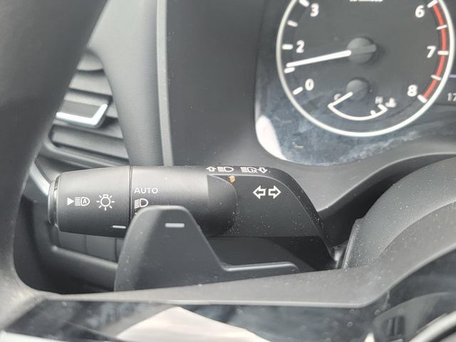 Used 2023 Nissan Rogue SV AWD/4WD image 19