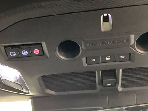 Used 2025 GMC Hummer EV 2X AWD/4WD image 28