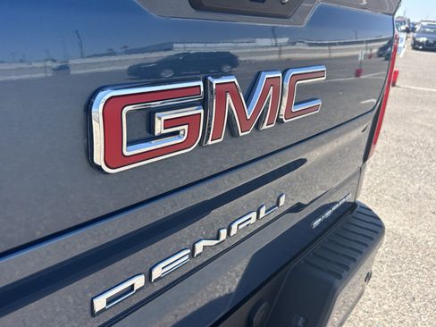 Certified 2025 GMC Sierra 1500 Denali w/ Technology Package AWD/4WD image 8