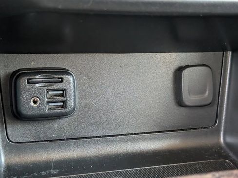 Used 2022 GMC Canyon Denali image 15