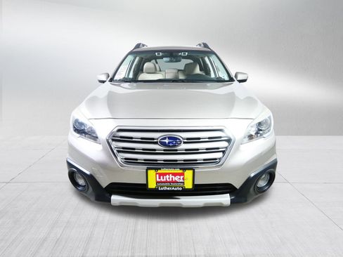 Used 2017 Subaru Outback 2.5i Limited image 2