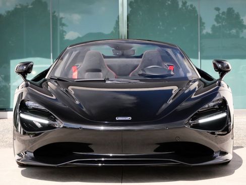 New 2025 McLaren 750S Spider image 2