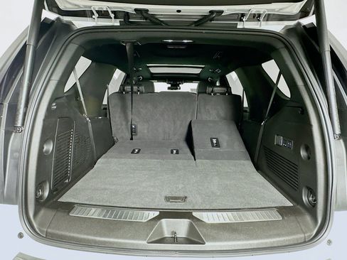 Used 2024 Chevrolet Tahoe RST w/ Luxury Package image 28