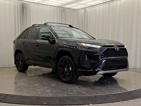 Certified 2024 Toyota RAV4 SE w/ Convenience Package AWD/4WD image 5