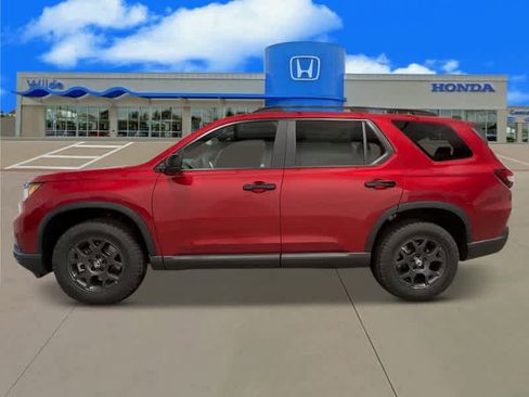 New 2025 Honda Pilot TrailSport image 2