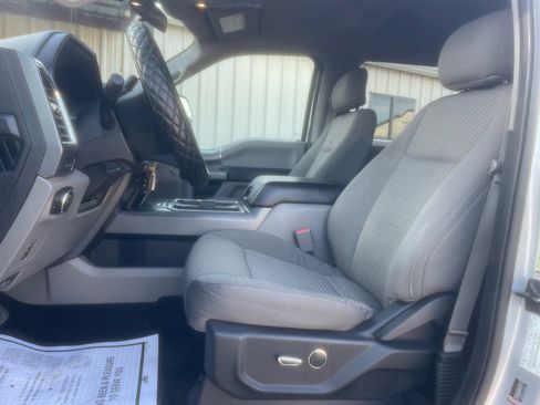 Used 2017 Ford F250 XLT w/ XLT Premium Package image 10