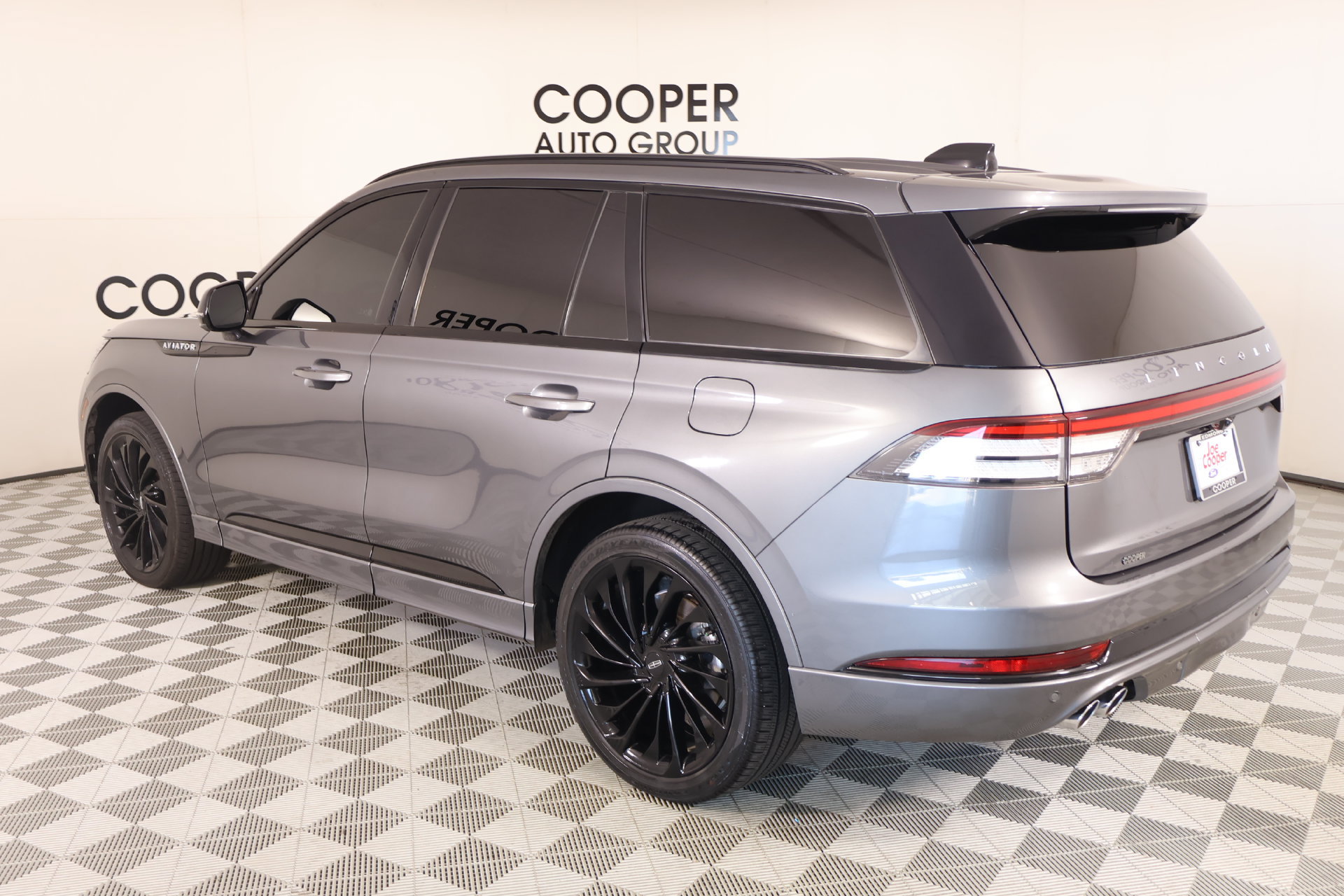 Used 2025 Lincoln Aviator Reserve w/ Jet Appearance Package AWD/4WD image 25