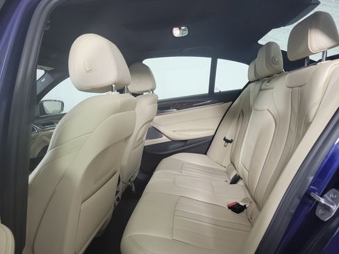 Used 2018 BMW 530i xDrive image 10