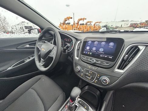 New 2025 Chevrolet Malibu RS image 14