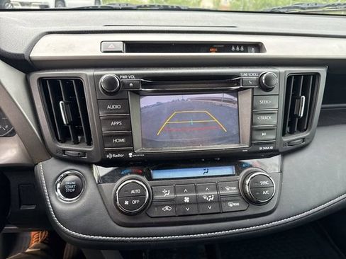 Used 2018 Toyota RAV4 XLE AWD/4WD image 14