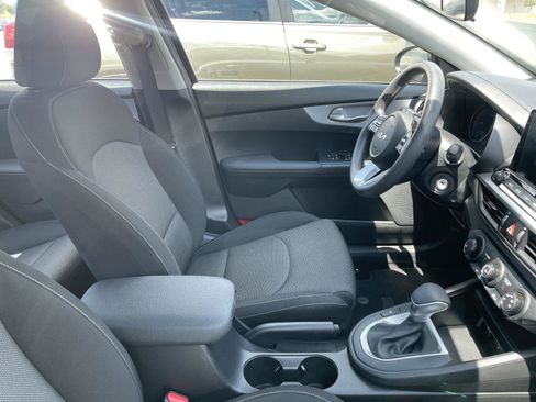 Used 2024 Kia Forte LXS FWD image 7