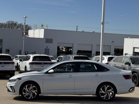 New 2026 Volkswagen Jetta SEL image 7