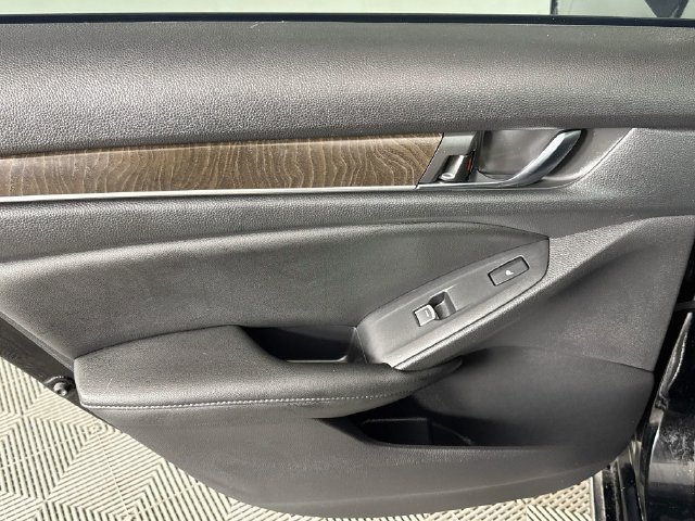 Used 2021 Honda Accord Touring image 23